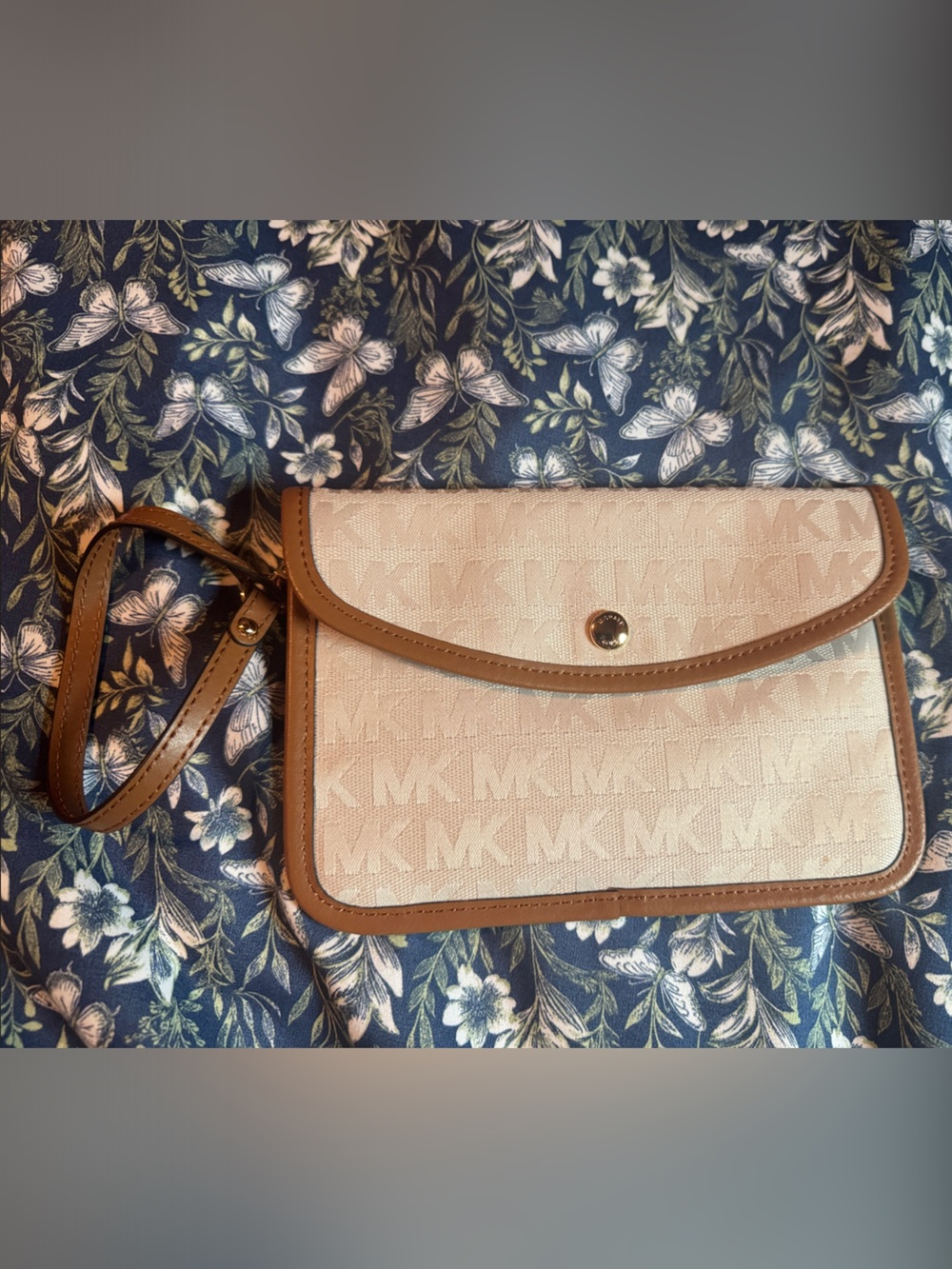 Michael Kors Cream and Brown Wristlet Clutch